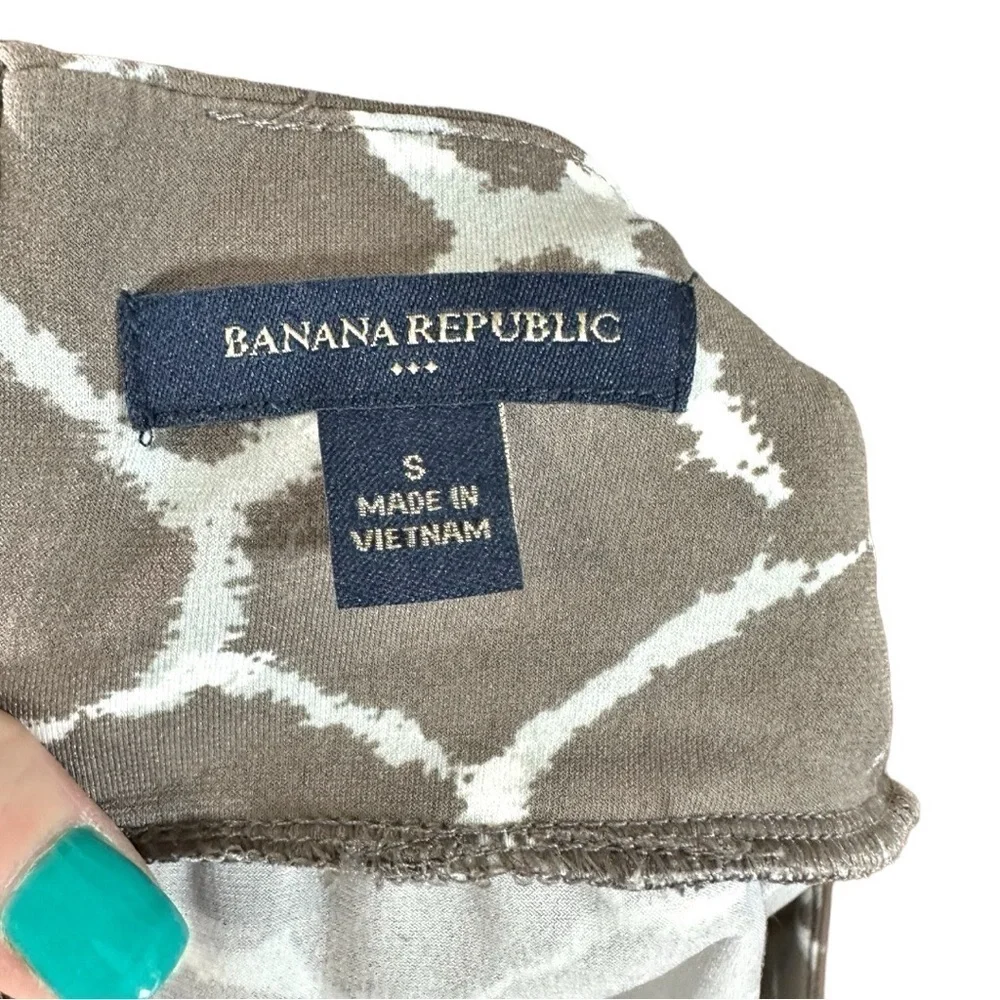 🌸Banana Republic- Gray Giraffe Print Short Skirt w/ Pockets - Size S